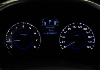 Подержанный автомобиль Hyundai Solaris Hatchback 2012 года (18 фото)