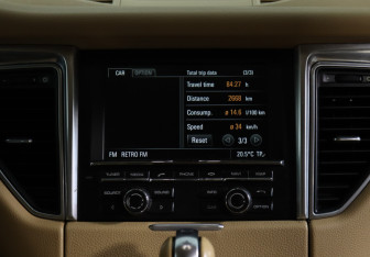 Подержанный автомобиль Porsche Macan 2014 года (13 фото)