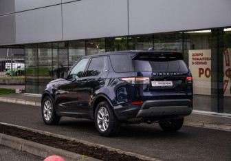 Подержанный автомобиль Land Rover Discovery 2019 года (8 фото)