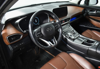 Подержанный автомобиль Hyundai Santa Fe 2021 года (9 фото)