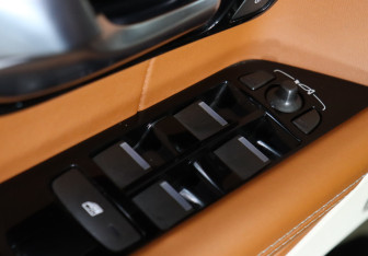 Подержанный автомобиль Land Rover Range Rover Evoque 2012 года (16 фото)
