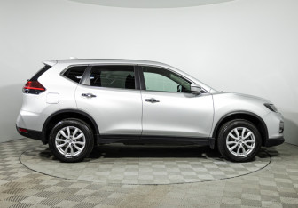 Подержанный автомобиль Nissan X-Trail 2021 года (4 фото)