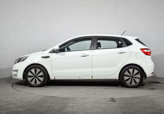 Подержанный автомобиль Kia Rio Hatchback 2012 года (8 фото)