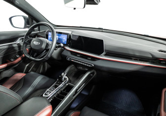 Подержанный автомобиль Geely Coolray 2023 года (9 фото)