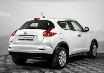 Подержанный автомобиль Nissan Juke 2014 года (4 фото)