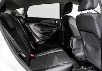 Подержанный автомобиль Ford Fiesta Hatchback 2017 года (19 фото)