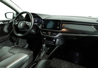 Подержанный автомобиль Skoda Rapid Liftback 2021 года (9 фото)
