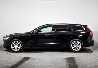 Подержанный автомобиль Volvo V60 2019 года (8 фото)