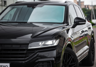 Подержанный автомобиль Volkswagen Touareg 2021 года (2 фото)