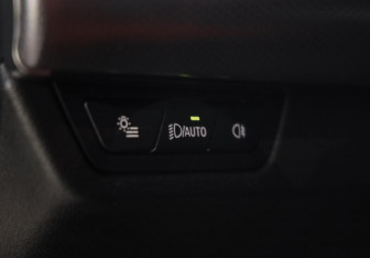 Подержанный автомобиль BMW X1 2024 года (24 фото)