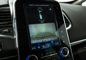 Подержанный автомобиль Renault Espace 2016 года (16 фото)