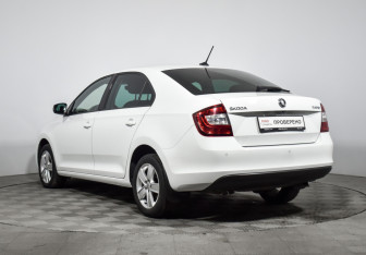 Подержанный автомобиль Skoda Rapid Liftback 2019 года (7 фото)