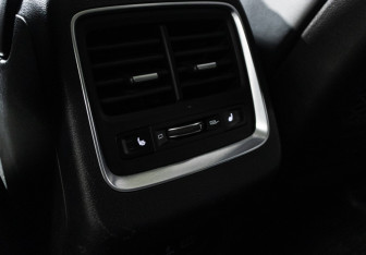 Подержанный автомобиль Geely Atlas Pro 2023 года (16 фото)