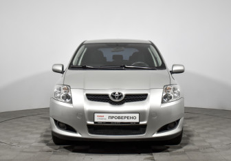 Подержанный автомобиль Toyota Auris Hatchback 2008 года (2 фото)