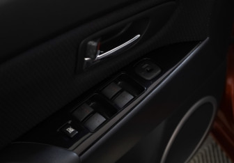 Подержанный автомобиль Mazda 3 Sedan 2008 года (13 фото)