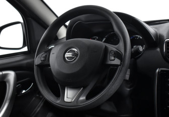 Подержанный автомобиль Nissan Terrano 2020 года (15 фото)