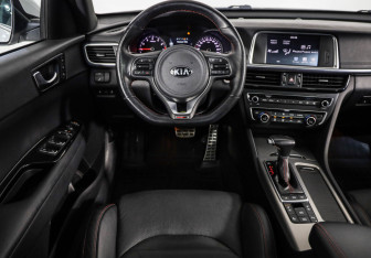 Подержанный автомобиль Kia Optima Sedan 2018 года (11 фото)