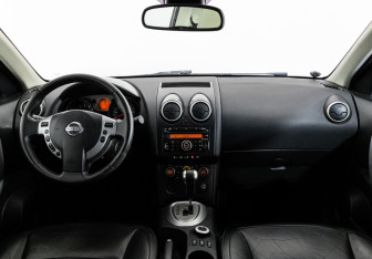 Подержанный автомобиль Nissan Qashqai 2008 года (10 фото)
