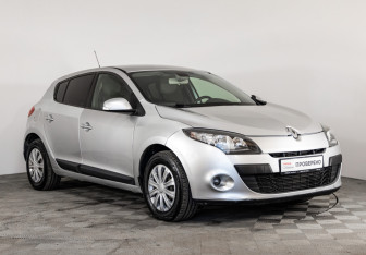 Подержанный автомобиль Renault Megane Hatchback 2011 года (3 фото)