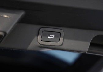 Подержанный автомобиль Land Rover Range Rover Sport 2015 года (37 фото)