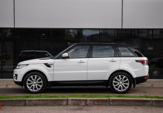 Подержанный автомобиль Land Rover Range Rover Sport 2017 года (9 фото)