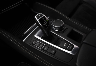 Подержанный автомобиль BMW X6 2018 года (11 фото)