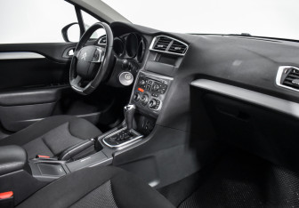 Подержанный автомобиль Citroen C4 Sedan 2014 года (13 фото)
