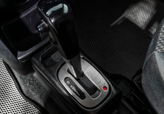 Подержанный автомобиль Nissan Note 2007 года (11 фото)