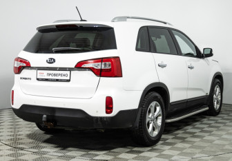 Подержанный автомобиль Kia Sorento 2016 года (5 фото)