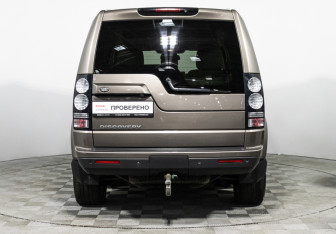 Подержанный автомобиль Land Rover Discovery 2015 года (6 фото)