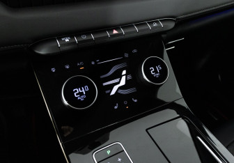 Подержанный автомобиль Exeed LX 2024 года (19 фото)