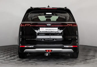 Подержанный автомобиль Kia Carnival 2021 года (7 фото)