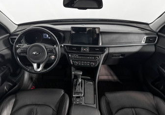 Подержанный автомобиль Kia Optima Sedan 2017 года (14 фото)