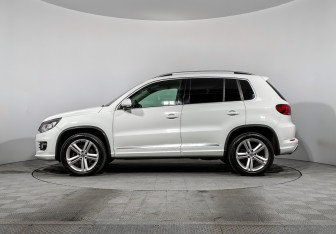 Подержанный автомобиль Volkswagen Tiguan 2015 года (8 фото)