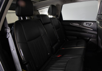 Подержанный автомобиль Infiniti QX60 2018 года (15 фото)