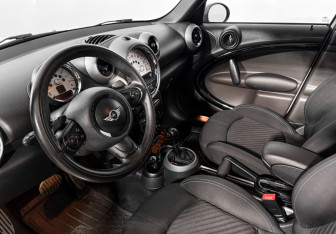 Подержанный автомобиль MINI Countryman 2012 года (9 фото)
