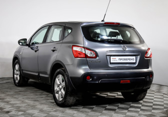 Подержанный автомобиль Nissan Qashqai 2011 года (7 фото)