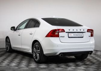 Подержанный автомобиль Volvo S60 2014 года (7 фото)