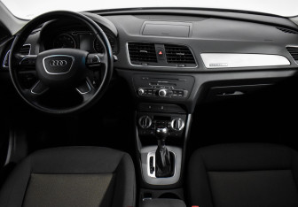 Подержанный автомобиль Audi Q3 2013 года (13 фото)