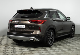Подержанный автомобиль Infiniti QX50 2018 года (5 фото)