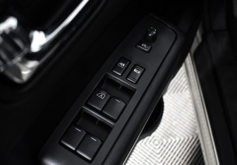 Подержанный автомобиль Nissan X-Trail 2010 года (10 фото)