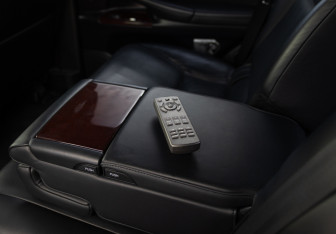 Подержанный автомобиль Lexus LX 2014 года (18 фото)