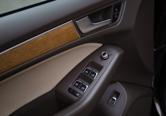 Подержанный автомобиль Audi Q5 2014 года (13 фото)