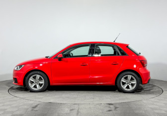 Подержанный автомобиль Audi A1 2015 года (8 фото)