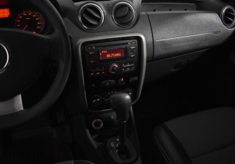 Подержанный автомобиль Renault Duster 2014 года (18 фото)