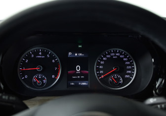 Подержанный автомобиль Kia K5 2021 года (12 фото)