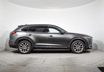Подержанный автомобиль Mazda CX-9 2017 года (4 фото)