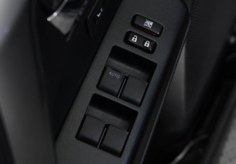 Подержанный автомобиль Toyota RAV4 2016 года (24 фото)