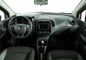 Подержанный автомобиль Renault Kaptur 2019 года (13 фото)