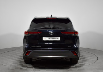 Подержанный автомобиль Toyota Highlander 2021 года (6 фото)